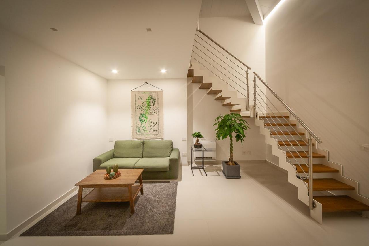 الشقق الفندقية آتْشّي كاستيلّوفي  Mori Siciliani House المظهر الخارجي الصورة
